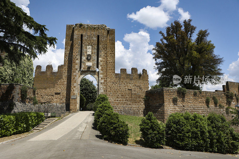 Rocca Albornoziana在奥维多报道